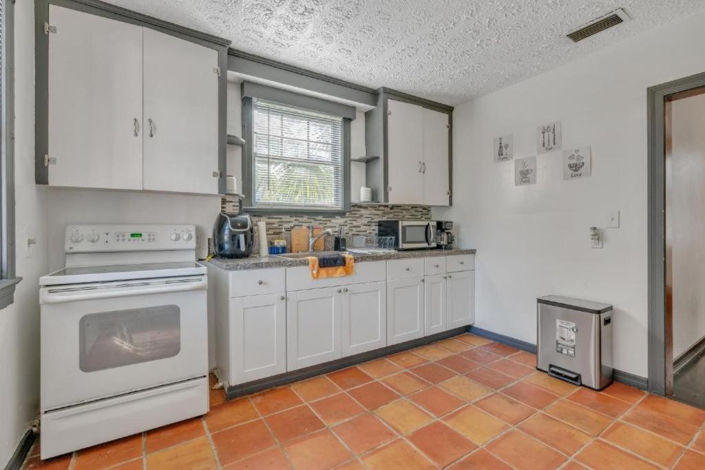 Comfy Pet Friendly Home In Jacksonville Mins To Downtown'S Exterior photo